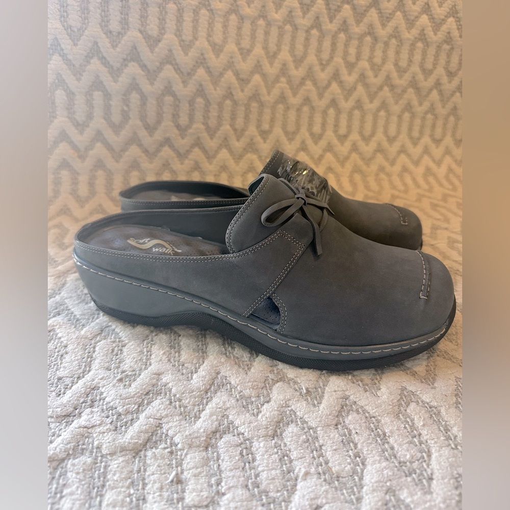 SoftWalk Modesto 10W slip-on comfort shoe, clog. Steel blue.